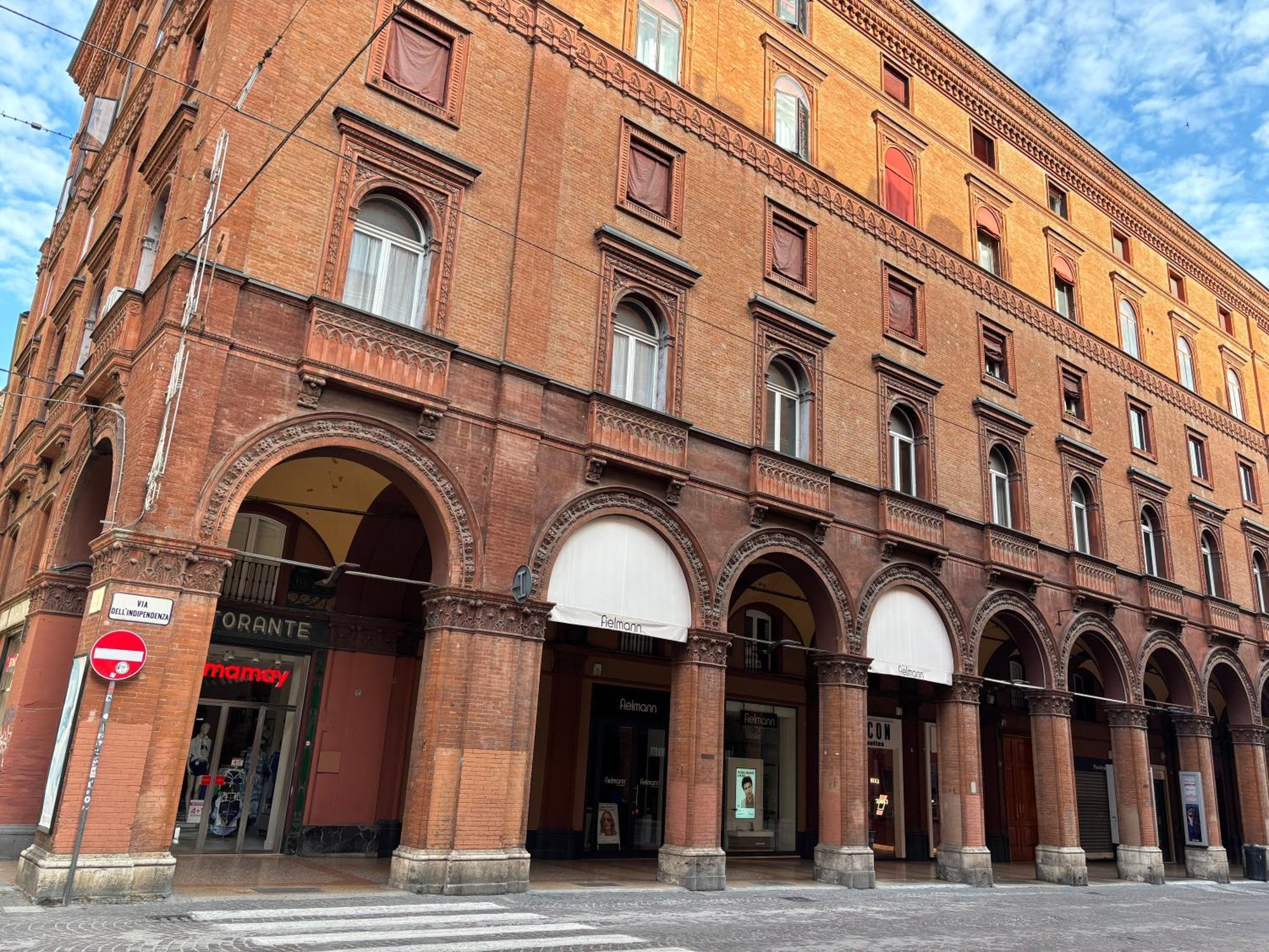 Indipendenza 24 Bed and Breakfast Bologna Exteriör bild