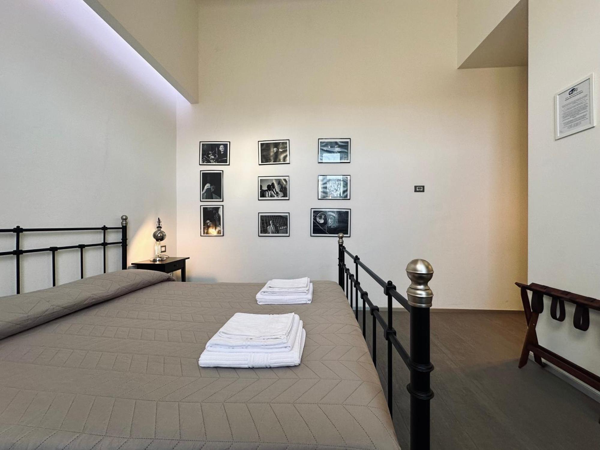 Indipendenza 24 Bed and Breakfast Bologna Exteriör bild